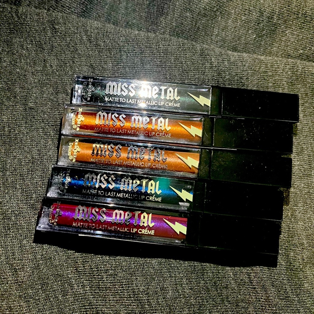 Sold BNWT MISS METAL 5 metallic lipsticks Italia Delux Makeup FREE WITH PURCHASE